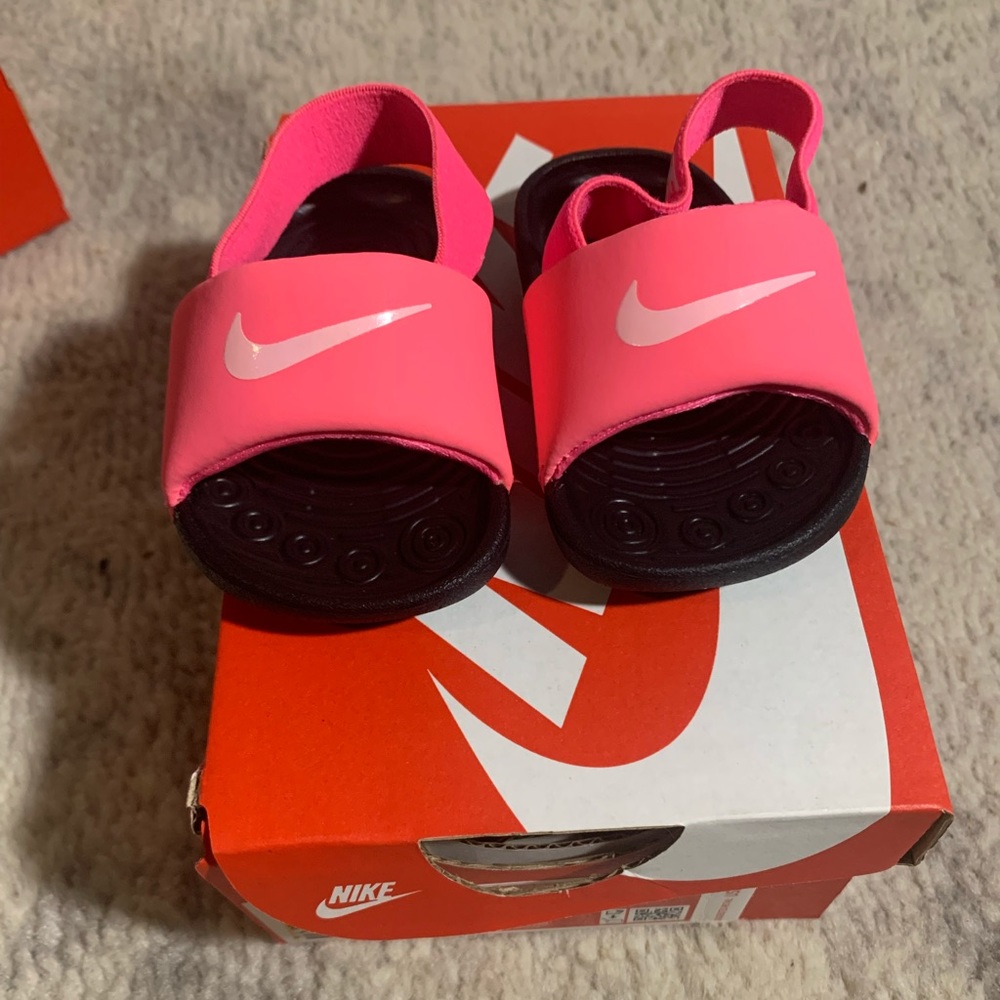 Infant Nike slides